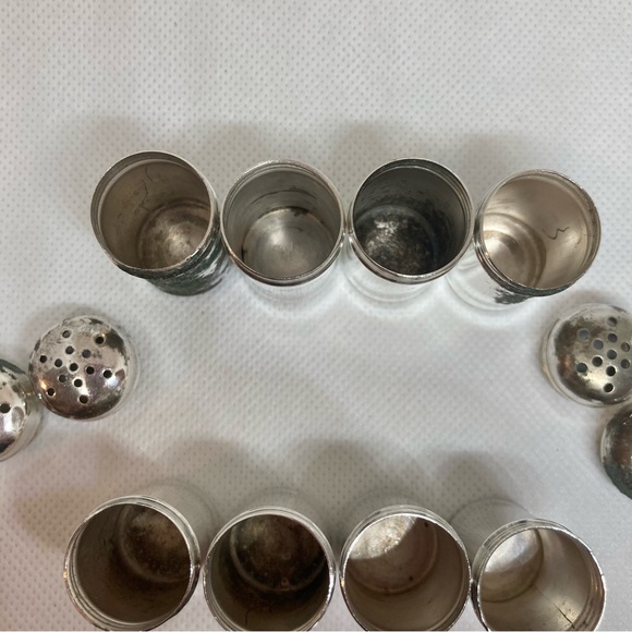 Set of 8 Silver Plated W.M.Co #4 Personal Salt and Pepper Shakers Vintage - Picture 12 of 16